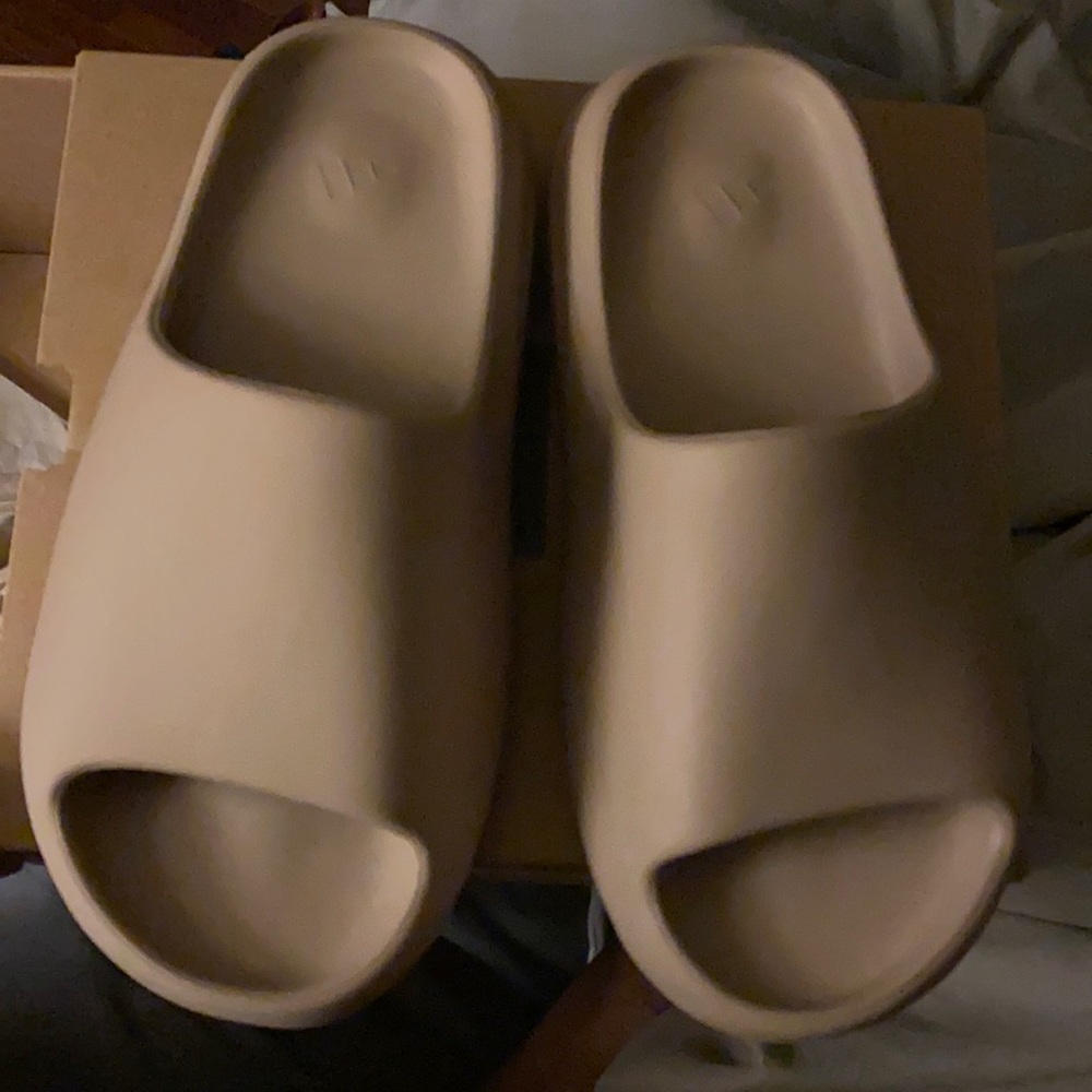 Authentic Yeezy Slides ‘Pure’. Purchased on Posh, but too small size 7 UK/9 US